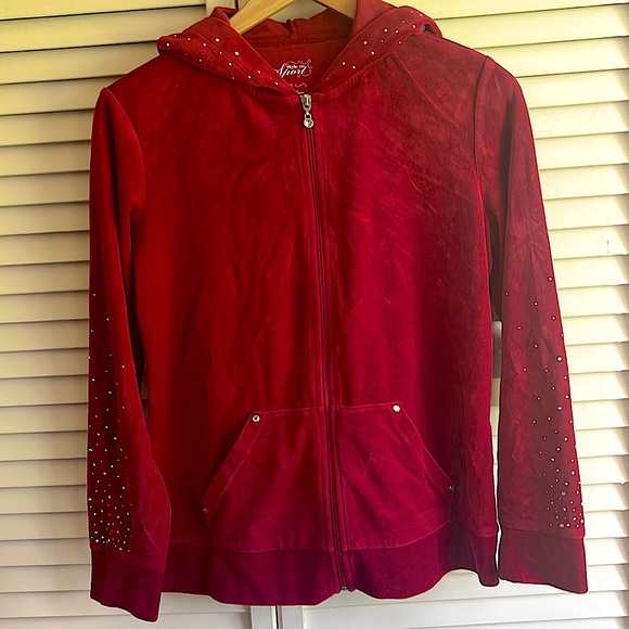 Red Velvet Hoodie - Picture 1 of 11
